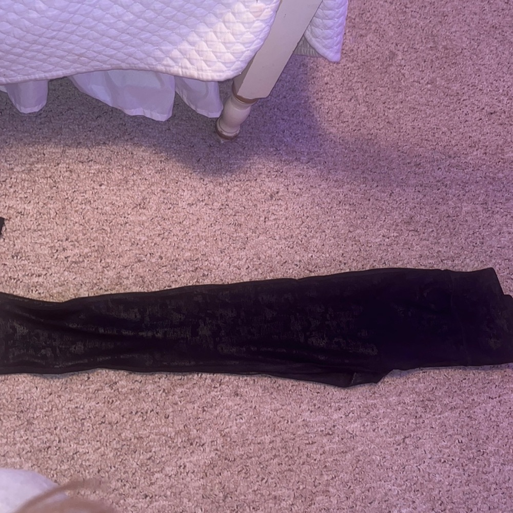 Black shiny ankle leggings size medium